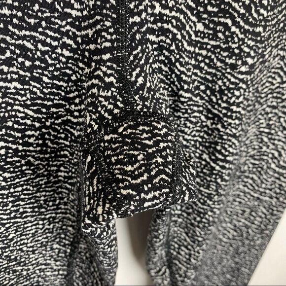 Lululemon Wunder Under Crop Hi-Rise 21" Luon Ripple Jacquard Black White Size 4 - Picture 8 of 8
